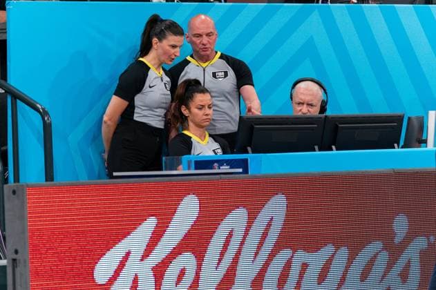 Referee Team during video refereeing, Video, Coaches Challenge, Dariusz Zapolski Poland, Referee , Jelena Tomic Croatia, Referee , Alexandre Deman France, Referee , GER, Sweden vs Great Britain, Basketball, FIBA Womens EuroBasket 2025, Matchday 2, 20 06 2025 GER, Sweden vs Great Britain, Basketball, FIBA Womens EuroBasket 2025, Matchday 2, 20 06 2025 Hamburg Copyright: xEibner-Pressefoto MaxxVincenx EP_MVN