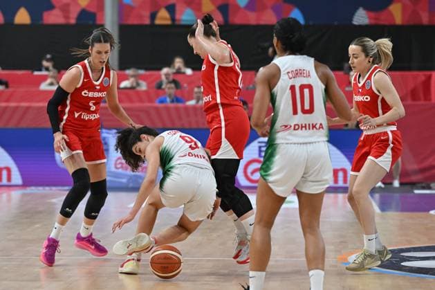 Women s basketball European Championship, EM, Europameisterschaft Group C game: Czechia vs Portugal in Brno, Czech Republic, June 20, 2025. From left Czech Natalie Stoupalova, Laura Ferreira of Portugal, Czech Tereza Vyoralova, Maria Correia Bettencourt of Portugal, Czech Gabriela Andelova. (CTKxPhoto VaclavxSalek) CTKPhotoP2025062006844  CTKPhotoP2025062006844