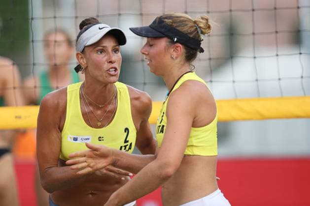 Andrea Nucete and Luna Cicola in action at Beach Pro Tour Future 2025 in Messina during Beachvolley Pro Futures 2025, Beach Volley match in Messina, Italy, June 20 2025  Copyright: xMassimilianoxCarnabuci IPAxSportx xipa-agency.netx xx IPA_59284346 IPA_Agency_IPA59284346