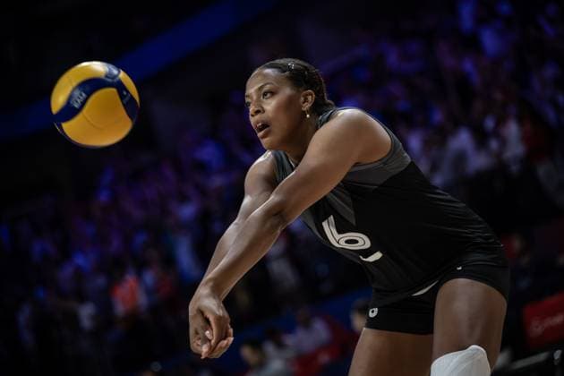 Canada v Brazil - FIVB Volleyball Nations League ISTANBUL, TURKIYE - JUNE 20: White of Canada in action during the FIVB Women s Nations League (VNL) 2nd week volleyball match between Canada and Brazilat Sinan Erdem Dome in Istanbul, Turkiye on June 20, 2025. Sebnem Coskun Anadolu Istanbul Turkey. Editorial use only. Please get in touch for any other usage.  Copyright: x2025xAnadoluxSebnemxCoskunx