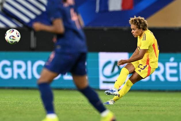 250620 FRANCE VS BELGIUM Kassandra Missipo (23) of Belgium pictured during a friendly game between the national teams of France and Belgium, called the Red Flames ahead of the Women™s Euro 2025 competition, on Friday 20 June 2025 in Leuven , Belgium . PHOTO SPORTPIX David Catry Leuven Den Dreef Belgium  Copyright: xSportpix.bex xDavidxCatryxDavidxCatryx