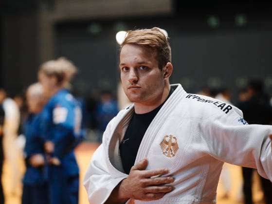 Team Deutschland (DJB) gewinnt Bronze, WORLD CHAMPIONSHIPS,JUDO,IPPONGEAR,DAY8 Das deutsche Team um Mascha Ballhaus, Seija Ballhaus, Miriam Butkereit, Giovanna Scoccimarro, Alina Böhm, Samira Bouizgarne, Igor Wandtke, Jano Rübe, Timo Cavelius, Eduard Trippel, Erik Abramov, Losseni Kone, JUDO WORLDS2025,BEHINDTHESCENES,MIXEDTEAM,BUDAPEST *** Team Germany DJB wins bronze, WORLD CHAMPIONSHIPS,JUDO,IPPONGEAR,DAY8 The German team with Mascha Ballhaus, Seija Ballhaus, Miriam Butkereit, Giovanna Scoccimarro, Alina Böhm, Samira Bouizgarne, Igor Wandtke, Jano Rübe, Timo Cavelius, Eduard Trippel, Erik Abramov, Losseni Kone, JUDO WORLDS2025,BEHINDTHESCENES,MIXEDTEAM,BUDAPEST Copyright: xMARCELxHAUPTx