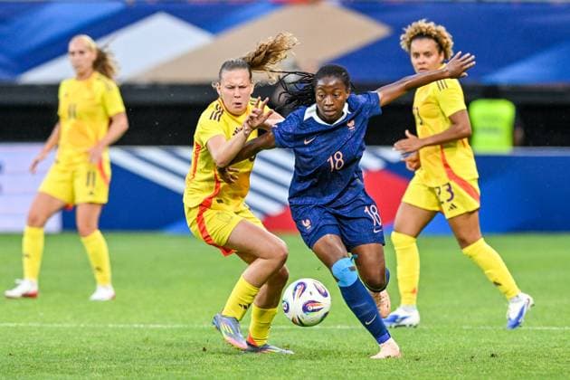 250620 FRANCE VS BELGIUM Jarne Teulings (8) of Belgium and Oriane Jean-Francois (18) of France pictured during a friendly game between the national teams of France and Belgium, called the Red Flames, ahead of the European Championship, EM, Europameisterschaft in Switzerland 2025, on Friday 20 June 2025 in Valenciennes , France . PHOTO SPORTPIX Stijn Audooren Valenciennes Stade du Hainaut France  Copyright: xSportpix.bex xStijnxAudoorenxStijnxAudoorenx