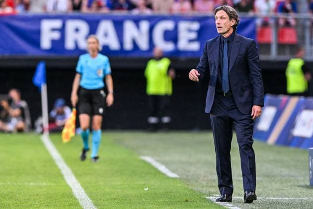 250620 FRANCE VS BELGIUM head coach Laurent Bonadei of France pictured during a friendly game between the national teams of France and Belgium, called the Red Flames, ahead of the European Championship, EM, Europameisterschaft in Switzerland 2025, on Friday 20 June 2025 in Valenciennes , France . PHOTO SPORTPIX Stijn Audooren Valenciennes Stade du Hainaut France  Copyright: xSportpix.bex xStijnxAudoorenxStijnxAudoorenx
