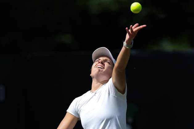 Bad Homburg on 21 06 2025 Womens Tennis Tournament WTA 500 Bad Homburg Open powered by Solarwatt 2025, Match Cat McNally USA vs Viktoria Azarenka v l , Cat McNally USA makes a serve Copyright: JoaquimxFerreira