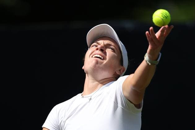 Bad Homburg on 21 06 2025 Womens Tennis Tournament WTA 500 Bad Homburg Open powered by Solarwatt 2025, Match Cat McNally USA vs Viktoria Azarenka v l , Cat McNally USA makes a serve Copyright: JoaquimxFerreira