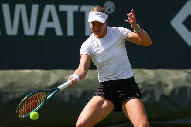 Bad Homburg on 21 06 2025 Womens Tennis Tournament WTA 500 Bad Homburg Open powered by Solarwatt 2025, Match Cat McNally USA vs Viktoria Azarenka v l , Cat McNally USA plays a forehand Copyright: JoaquimxFerreira