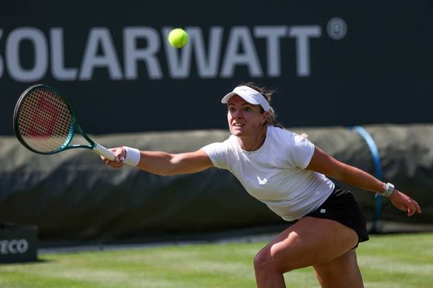 Bad Homburg on 21 06 2025 Womens Tennis Tournament WTA 500 Bad Homburg Open powered by Solarwatt 2025, Match Cat McNally USA vs Viktoria Azarenka v l , Cat McNally USA plays a forehand Copyright: JoaquimxFerreira