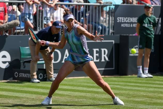 Bad Homburg on 21 06 2025 Womens Tennis Tournament WTA 500 Bad Homburg Open powered by Solarwatt 2025 Veronika Kudermetova vs Arantxa Rus NL v l , Veronika Kudermetova plays a forehand Copyright: JoaquimxFerreira