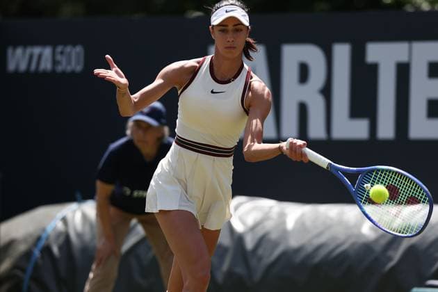 Bad Homburg on 21 06 2025 Tennis Womens Tournament WTA 500 Bad Homburg Open powered by Solarwatt 2025, Match Olga Danilovic SER against Natasja Schunk GER , v l , Olga Danilovic SER plays a forehand Copyright: JoaquimxFerreira