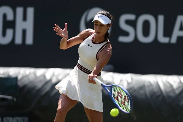 Bad Homburg on 21 06 2025 Tennis Womens Tournament WTA 500 Bad Homburg Open powered by Solarwatt 2025, Match Olga Danilovic SER against Natasja Schunk GER , v l , Olga Danilovic SER plays a forehand Copyright: JoaquimxFerreira