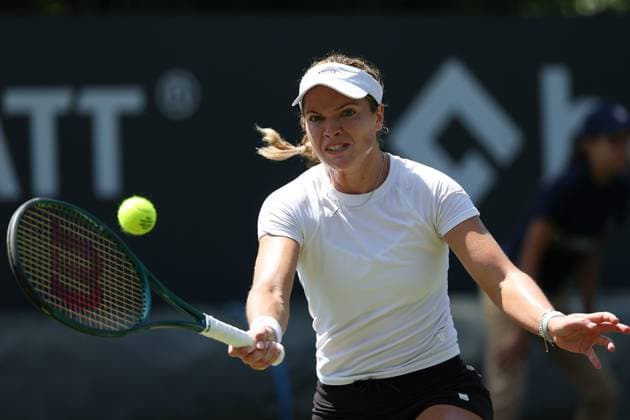 Bad Homburg on 21 06 2025 Womens Tennis Tournament WTA 500 Bad Homburg Open powered by Solarwatt 2025, Match Cat McNally USA vs Victoria Azarenka v l , Cat McNally USA plays a forehand Copyright: JoaquimxFerreira