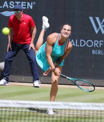 Aryna Sabalenka BLR serving in the Steffi Graf Stadium Sport Semifinal HYLO Berlin Tennis Open Women on grass 21 06 2025