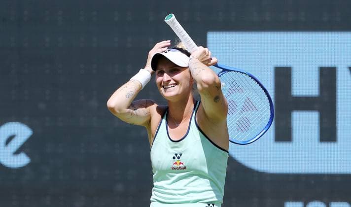 Marketa Vondrousova CZE celebrates after beating Aryna Sabalenka BLR at the Steffi Graf Stadium Sport Semifinal HYLO Berlin Tennis Open Women on grass 21 06 2025