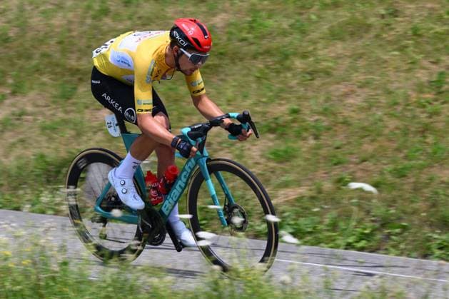 Tour de Suisse 2025 Stage 7 EMMETTEN, SWITZERLAND - JUNE 21 : Vauquelin Kevin (FRA) of Arkea - B&B Hotels in action during stage 7 of the 88th edition of Tour de Suisse an UCI World Tour 2.UWT cycling road race stage for Men Elite of 207.3 km with start in Neuhausen am Rheinfall and finish in Emmetten on June 21, 2025 in Emmetten, Switzerland, 21 06 2025 ( Motordriver Kenny Verfaillie - Emmetten Switzerland  Copyright: xVincentxKalutx