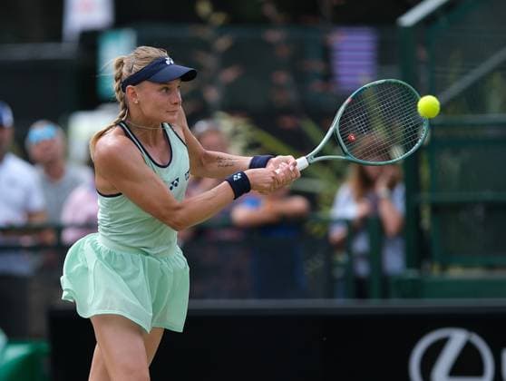 21st June 2025; Lexus Nottingham Tennis Centre, Nottingham, England; Lexus Nottingham Open, Day 6; Dayana Yastremska in action against Magda Linette during their semi final match  ActionPlus12803473 PaulxBonser