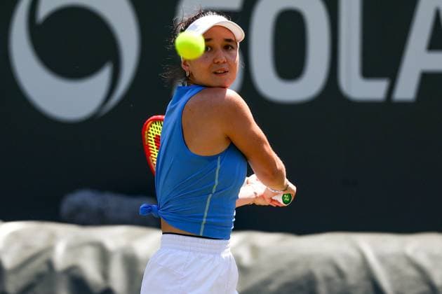 Bad Homburg on 21 06 2025 Womens Tennis Tournament WTA 500 Bad Homburg Open powered by Solarwatt 2025 Eva Lys GER against Ana Konjuh CRO v l , Eva Lys GER plays a backhand, focuses on the ball Copyright: JoaquimxFerreira