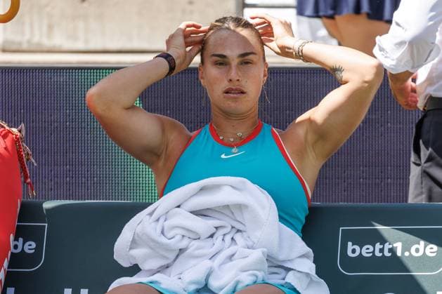 21 06 2025 Tennis WTA Tour Berlin, Singles, Women, Semifinals, Marketa Vondrousova CZE Samsonova Russia , Steffi Graf Stadium Aryna Sabalenka sits on the bench Tennis WTA Tour Berlin