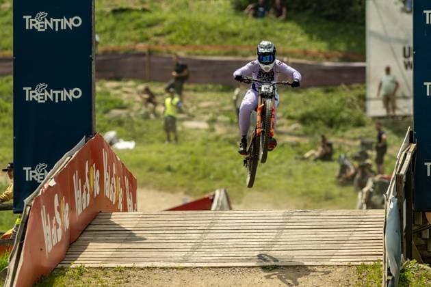 Whoop Mountainbike Downhill Worldcup Val di Sole HOFFMANN Nina SANTA CRUZ SYNDICATEat Whoop Mountainbike Downhill Worldcup Val di Sole, 21 06 2025,in , photo Sebastian Sternemann