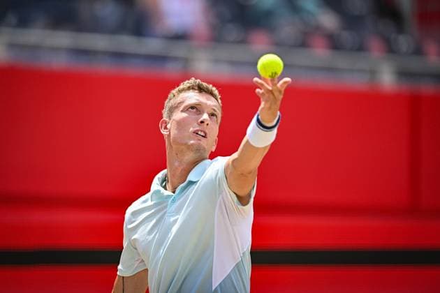 21st June 2025; HSBC Championships, Queens Club, West Kensington, London, England: HSBC Mens Championships Queens Club, Day 6; Jiri Lehecka (CZE) serves in his semi final match against Jack Draper (GBR)  ActionPlus12803518 GodfreyxPitt
