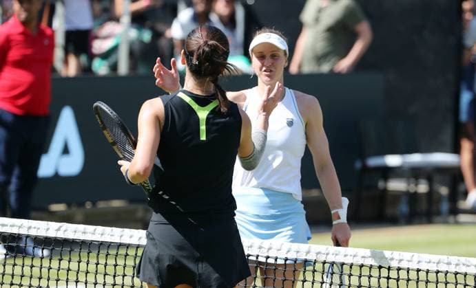 Lyudmila Samsonova RUS congratulates Wang Xinyu CHN at Steffi Graf Stadium Sport Semifinal HYLO Berlin Tennis Open Women on grass 21 06 2025