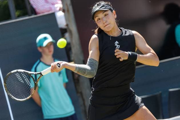 21 06 2025 Tennis WTA Tour Berlin, Singles, Women, Semifinals, Xinyu Wang CHN Ludmilla Samsonova Russia , Steffi Graf Stadium Xinyu Wang returns a ball Tennis WTA Tour Berlin