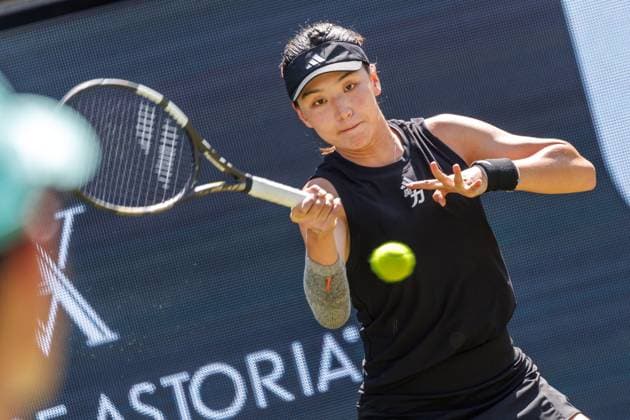 21 06 2025 Tennis WTA Tour Berlin, Singles, Women, Semifinals, Xinyu Wang CHN Ludmilla Samsonova Russia , Steffi Graf Stadium Xinyu Wang returns a ball Tennis WTA Tour Berlin