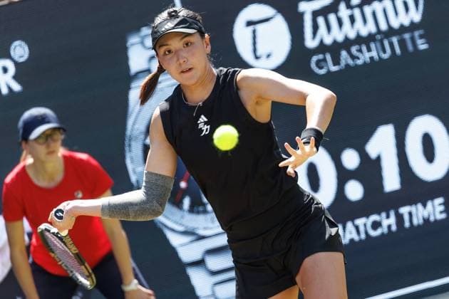 21 06 2025 Tennis WTA Tour Berlin, Singles, Women, Semifinals, Xinyu Wang CHN Ludmilla Samsonova Russia , Steffi Graf Stadium Xinyu Wang returns a ball Tennis WTA Tour Berlin