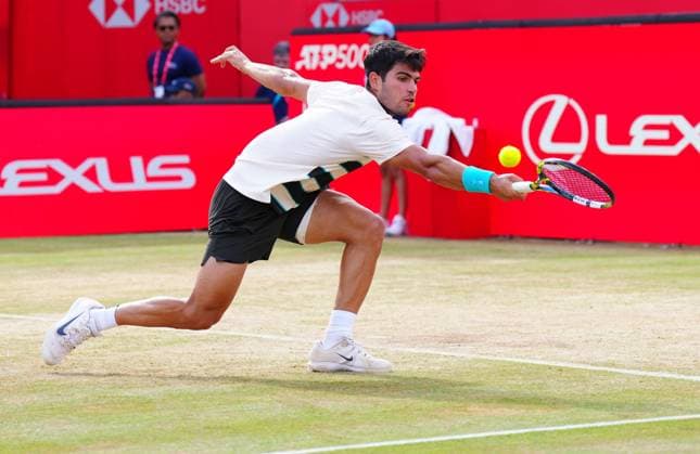 Carlos Alcaraz in semi final action Queen s Club Championships, Day 13, Queen s Club, West Kensington, London, UK - 21 Jun 2025  Copyright: xJavierxGarcia Shutterstockx 15366610cu