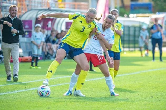 RECORD DATE NOT STATED TARNOBRZEG 21.06.2025 PILKA NOZNA MISTRZOSTWA EUROPY U19 KOBIET 2025 FOOTBALL WOMEN S U19 European Championship, EM, Europameisterschaft 2025 SZWECJA v POLSKA --- SWEDEN v POLAND N Z MAJA ZIELINSKA THINDRA MATTSSON FOT. DOROTA PROKOP ARENA AKCJI NEWSPIX.PL --- newspix.pl 