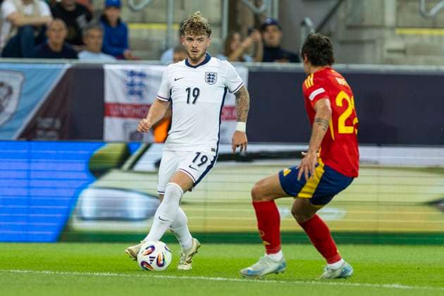 UEFA European Under-21 Championship, quarter-final Spain England 21 06 2025 Harvey Elliott England, 19 , Hugo Bueno Spain, 22 during the UEFA European Under-21 Championship quarter-final match between Spain England, on 21 06 2025, Anton Malatinsky Stadium, Trnava, Slovakia Copyright: xBEAUTIFULxSPORTS Meuselx