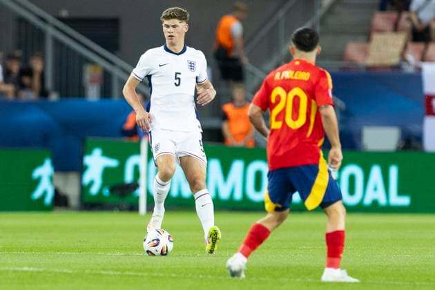 UEFA European Under-21 Championship, quarter-final Spain England 21 06 2025 Charlie Cresswell England, 5 in the UEFA European Under-21 Championship quarter-final match between Spain England, on 21 06 2025, Anton Malatinsky Stadium, Trnava, Slovakia Copyright: xBEAUTIFULxSPORTS Meuselx