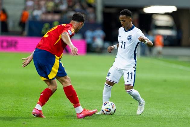 UEFA European Under-21 Championship, quarter-final Spain England 21 06 2025 Marc Pubill Spain, 2 , Omari Hutchinson England, 11 during the UEFA European Under-21 Championship quarter-final match between Spain England, on 21 06 2025, Anton Malatinsky Stadium, Trnava, Slovakia Copyright: xBEAUTIFULxSPORTS Meuselx