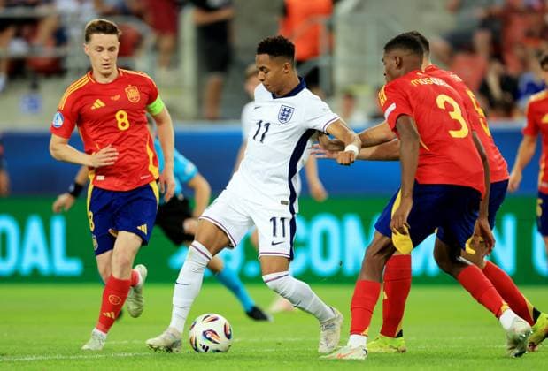 Omari Hutchinson of England. Spain U21, U 21 v England U21, UEFA U21 Championship, Quarter-final, Stadion Antona Malatinskeho, Slovakia - 21 Jun 2025  Copyright: xNikolaxKrstic Shutterstockx 15367881db