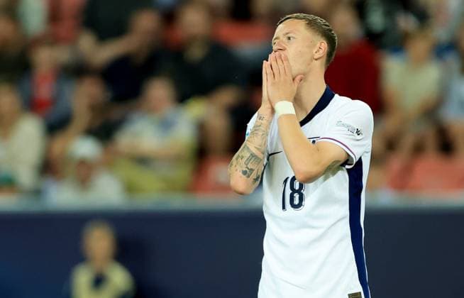 Jay Stansfield of England. Spain U21, U 21 v England U21, UEFA U21 Championship, Quarter-final, Stadion Antona Malatinskeho, Slovakia - 21 Jun 2025  Copyright: xNikolaxKrstic Shutterstockx 15367881dc
