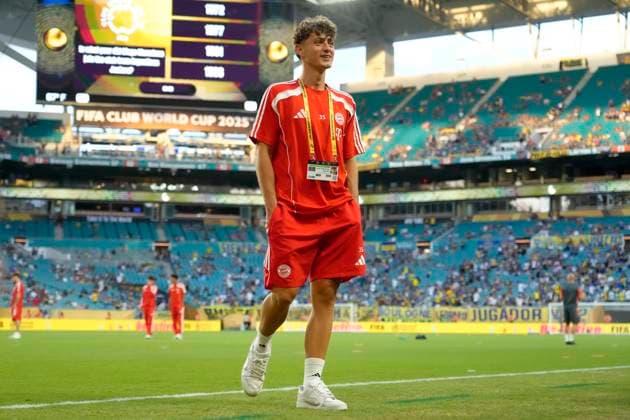 FC Bayern München v CA Boca Juniors: Group C - FIFA Club World Cup 2025 Maurice Krattenmacher of Bayern Munich prior the FIFA Club World Cup 2025 group C match between FC Bayern München and CA Boca Juniors at Hard Rock Stadium on June 20, 2025 in Miami Gardens, Florida. Miami Gardens Florida United States  Copyright: xJosexBretonx originalFilename:bretonhernandez-fcbayern250620_npYW8.jpg