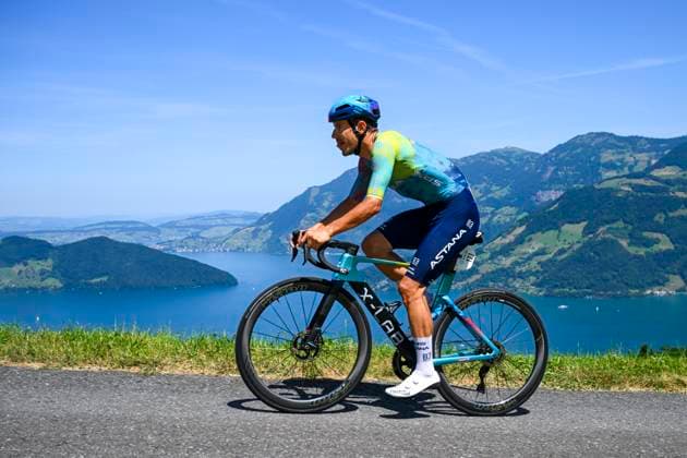 Tour de Suisse 2025 Stage 8 EMMETTEN STOCKHUTTE, SWITZERLAND - JUNE 22 : Ballerini Davide (ITA) of XDS Astana Team in action during stage 8 of the 88th edition of Tour de Suisse an UCI World Tour 2.UWT Individual Time Trial stage for Men Elite of 10.1 km with start in Beckenried and finish in Emmetten Stockhutte on June 22, 2025 in Emmetten Stockhutte, Switzerland, 22 06 2025 ( Motordriver Kenny Verfaillie - Emmetten Stockhutte Switzerland  Copyright: xVincentxKalutx