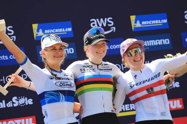 UCI MTB World Cup - XCO Pierre Teyssot MAXPPP ; UCI MTB World Cup - XCO. Commezzadura, Italy on June 22, 2025. Cross-Country Olympic Race, Women, Samara Maxwell (NZL), Puck Pieterse (NED) and Laura Stigger (AUT) Pierre Teyssot Maxppp Commezzadura Trentino Italy  Copyright: xMAXPPPxPierrexTeyssotx PT1_5187 PT1_5187