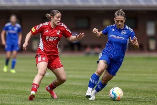 Football, women, promotion match to RL Nord, SpVg Aurich - SSC Hagen Ahrensburg