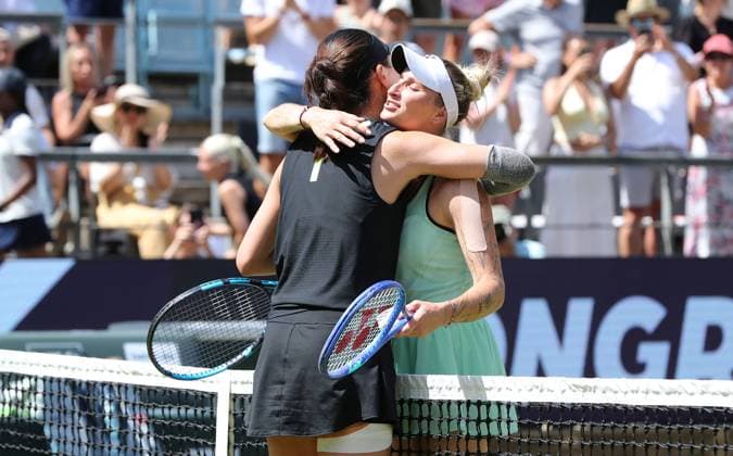 Marketa Vondrousova CZE celebrates after defeating Wang Xinyu CHN in the Steffi Graf Stadium Sport Final HYLO Berlin Tennis Open Women on grass 22 06 2025