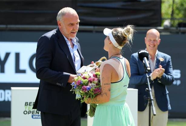 Award ceremony Markus Zöcke, Marketa Vondrousova CZE at Steffi Graf Stadium Sport Final HYLO Berlin Tennis Open Women on grass 22 06 2025