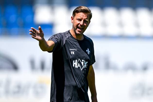 Florian Kohfeldt SV Darmstadt 98, Coach gesticulates, GER, Training kick-off, SV Darmstadt 98 Football, 2 Bundesliga, Season 2025 2026, 22 06 2025 GER, Training kick-off, SV Darmstadt 98 Football, 2 Bundesliga, Season 2025 2026, 22 06 2025 Darmstadt Copyright: xEibner-Pressefoto FlorianxWiegandx EP_FWD