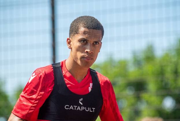 Fussball, Herren, Saison 2025 26, 3. Liga, FC Energie Cottbus, Trainingsauftakt, Nyamekye Awortwie-Grant (Energie Cottbus), 22.06. 2025, *** Football, Men, Season 2025 26, 3 Liga, FC Energie Cottbus, Training kick-off, Nyamekye Awortwie Grant Energie Cottbus , 22 06 2025, Copyright: xSebastianxRäppold MatthiasxKochx