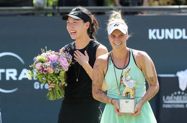 Winner Marketa Vondrousova CZE with trophy, 2nd place Wang Xinyu CHN in the Steffi Graf Stadium Sport Final HYLO Berlin Tennis Open Women on grass 22 06 2025
