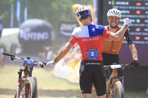 UCI MTB World Cup - XCO Pierre Teyssot MAXPPP ; UCI MTB World Cup - XCO. Commezzadura, Italy on June 22, 2025. Cross-Country Olympic Race, Men, Martin VIDAURRE KOSSMANN (CHI) and Mathis Azzaro (FRA) Pierre Teyssot Maxppp Commezzadura Trentino Italy  Copyright: xMAXPPPxPierrexTeyssotx PT1_5672 PT1_5672