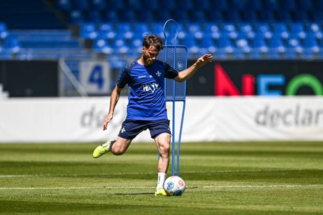 Matthias Bader SV Darmstadt 98, 26 on the ball, GER, training kick-off, SV Darmstadt 98 football, 2 Bundesliga, 2025 2026 season, 22 06 2025 GER, training kick-off, SV Darmstadt 98 football, 2 Bundesliga, 2025 2026 season, 22 06 2025 Darmstadt Copyright: xEibner-Pressefoto FlorianxWiegandx EP_FWD