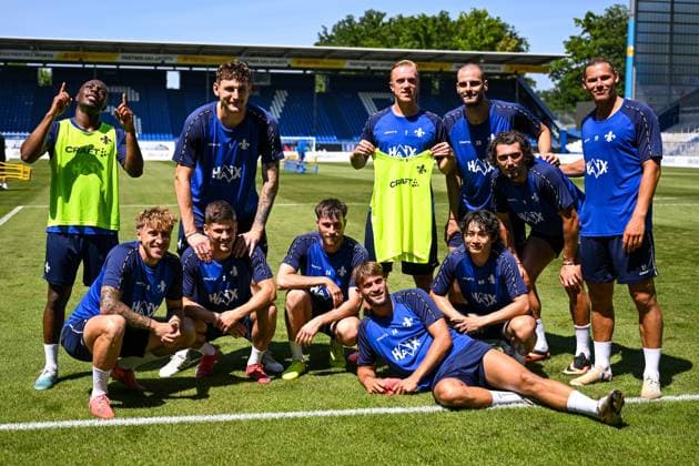 L R Merveille Papela SV Darmstadt 98, 21 , Matej Maglica SV Darmstadt 98, 05 , Isac Lidberg SV Darmstadt 98 , 07 , Aleksandar Vukotic SV Darmstadt 98, 20 , Fraser Hornby SV Darmstadt 98 Â , 09 , Fynn Lakenmacher SV Darmstadt 98, 19 , Luca Marseiler SV Darmstadt 98, 08 , Leon Klassen SV Darmstadt 98, 03 Matthias Bader SV Darmstadt 98, 26 Killian Corredor SV Darmstadt 98, 34 and Yosuke Furukawa SV Darmstadt 98 , GER, training kick-off, SV Darmstadt 98 football, 2 Bundesliga, 2025 2026 season, 22 06 2025 GER, training kick-off, SV Darmstadt 98 football, 2 Bundesliga, 2025 2026 season, 22 06 2025 Darmstadt Copyright: xEibner-Pressefoto FlorianxWiegandx EP_FWD
