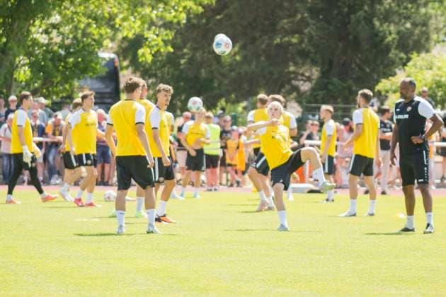 22 06 2025, xomx, Soccer 2 Bundesliga, SG Dynamo Dresden training kick-off season 2025 26 v l The training runs in tropical temperatures DFL DFB REGULATIONS PROHIBIT ANY USE OF PHOTOGRAPHS as IMAGE SEQUENCES and or QUASI VIDEO Dresden
