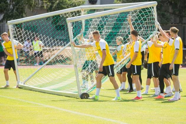 22 06 2025, xomx, Soccer 2 Bundesliga, SG Dynamo Dresden training kick-off season 2025 26 v l The training runs in tropical temperatures DFL DFB REGULATIONS PROHIBIT ANY USE OF PHOTOGRAPHS as IMAGE SEQUENCES and or QUASI VIDEO Dresden