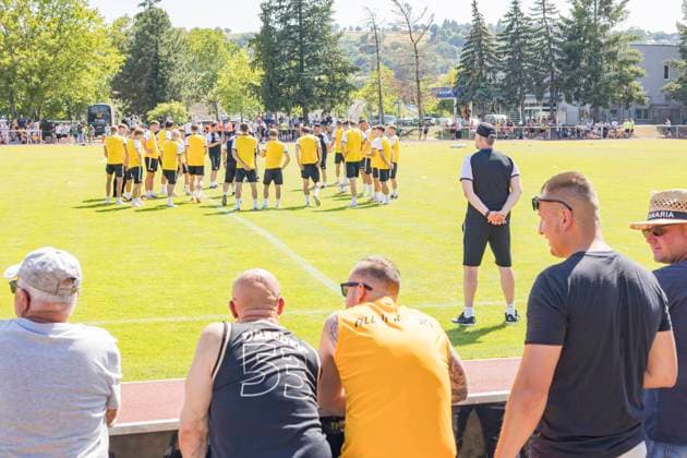 22 06 2025, xomx, Soccer 2 Bundesliga, SG Dynamo Dresden training kick-off season 2025 26 v l The training is running in tropical temperatures The spectators have everything in view and are very close to their idols DFL DFB REGULATIONS PROHIBIT ANY USE OF PHOTOGRAPHS as IMAGE SEQUENCES and or QUASI VIDEO Dresden